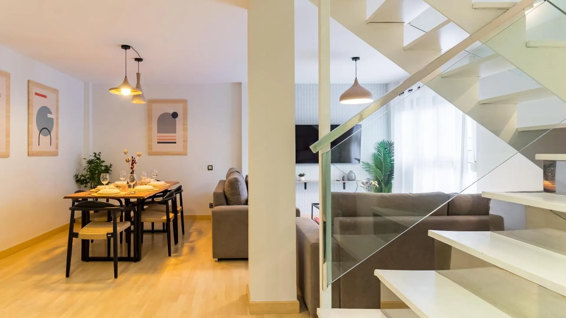 Duplex Reformado Centro contacts
